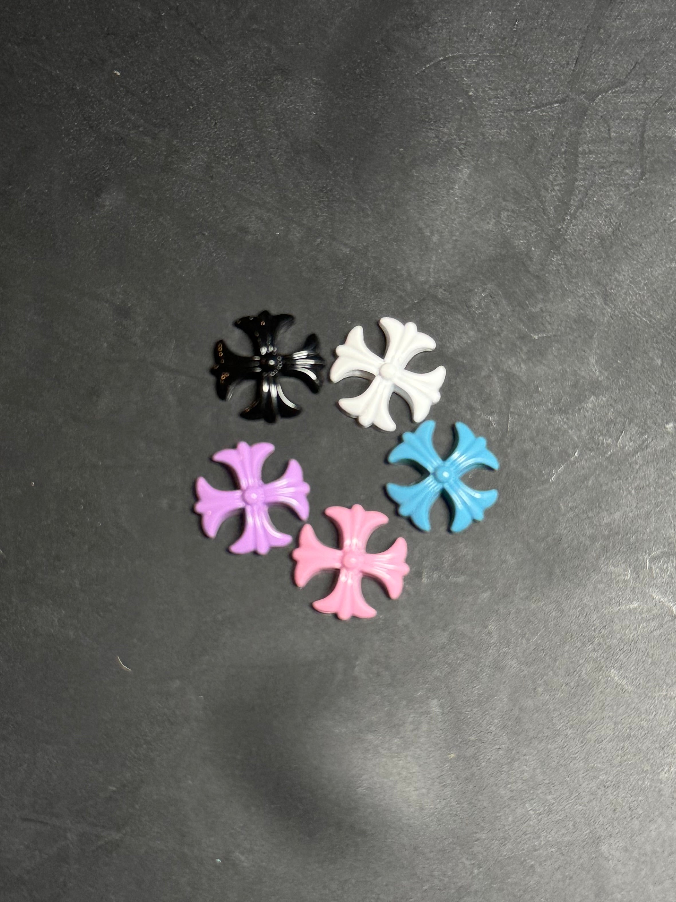 colored chrome hearts emblem