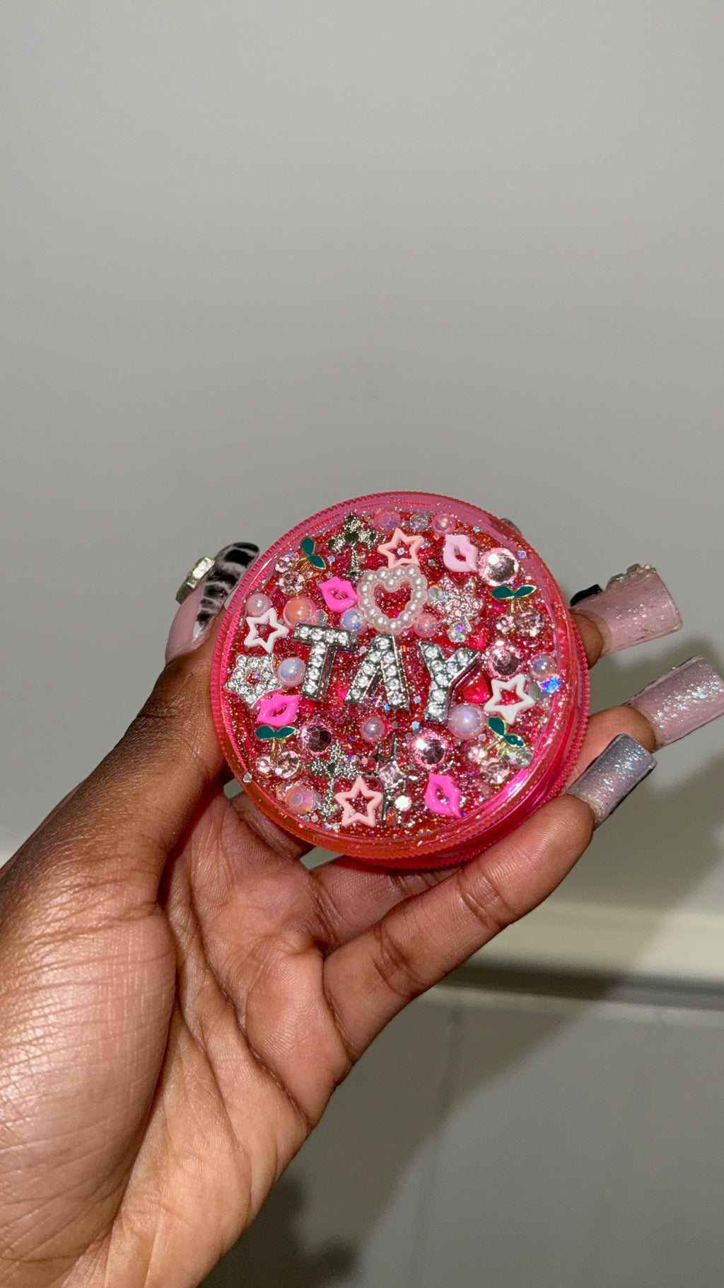 CUSTOM PERSONALISED GRINDERS AND LIGHTERS