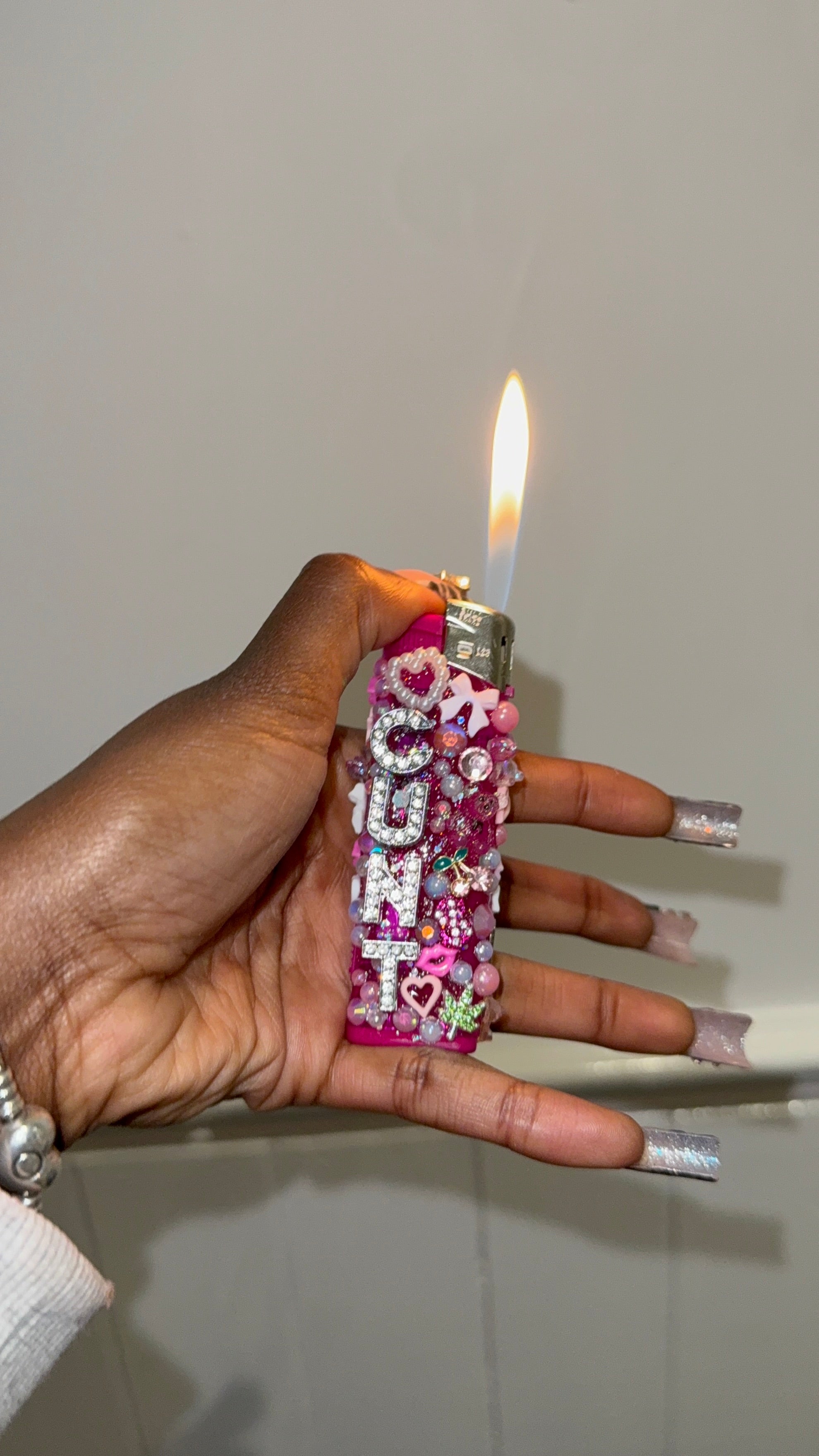 CUSTOM PERSONALISED GRINDERS AND LIGHTERS