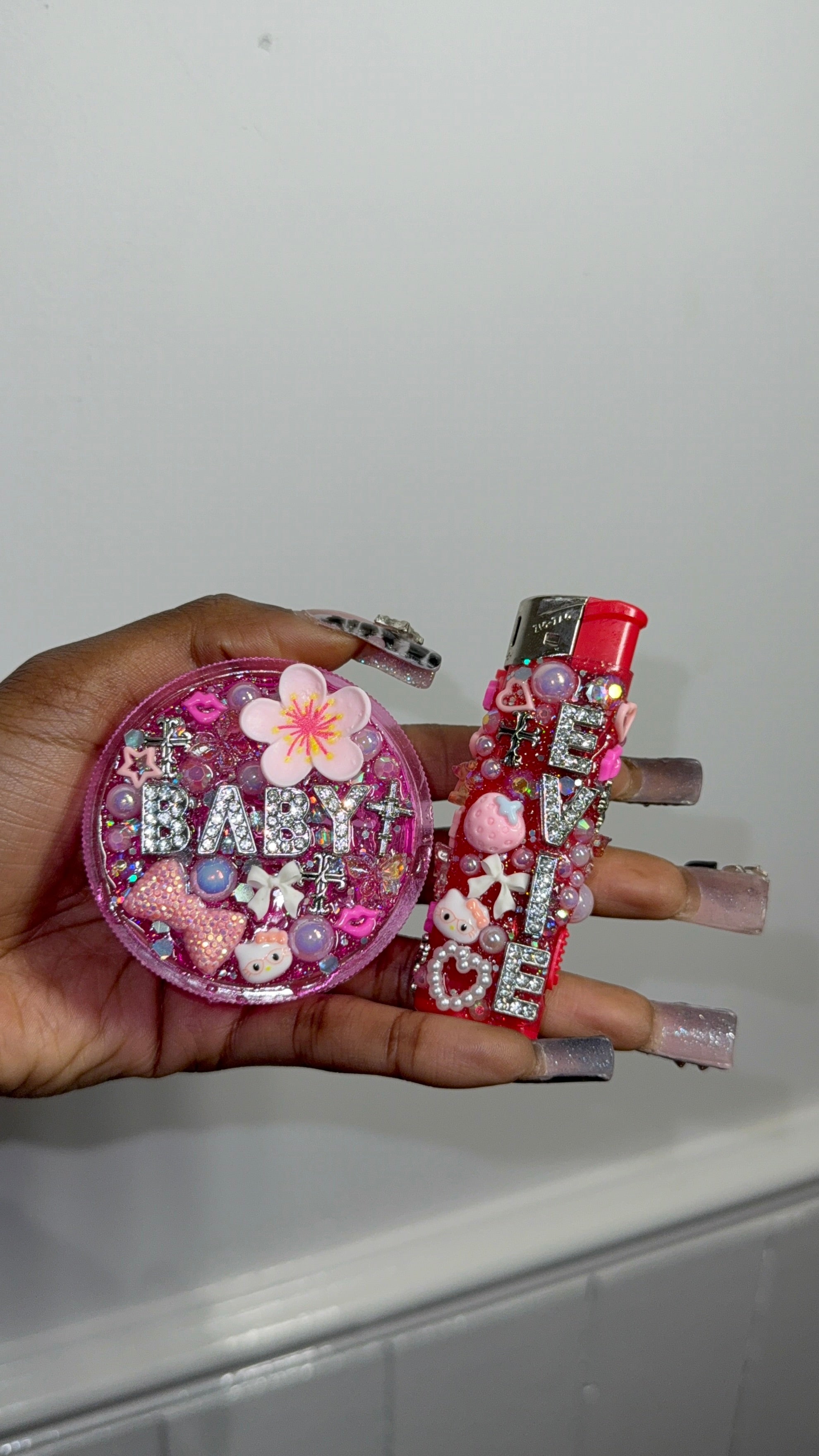 CUSTOM PERSONALISED GRINDERS AND LIGHTERS