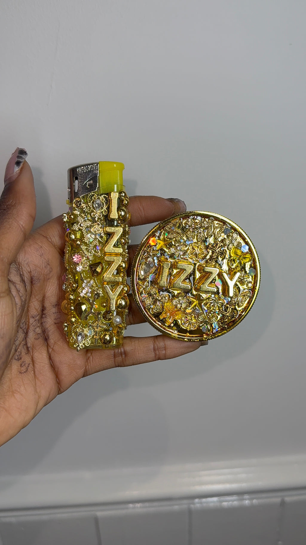 CUSTOM PERSONALISED GRINDERS AND LIGHTERS